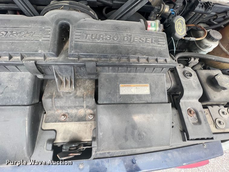 image for item HL9033 2003 Ford E350 Super Duty  ambulance