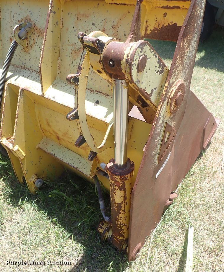 image for item HR9924 Dymax 3930D1  bucket