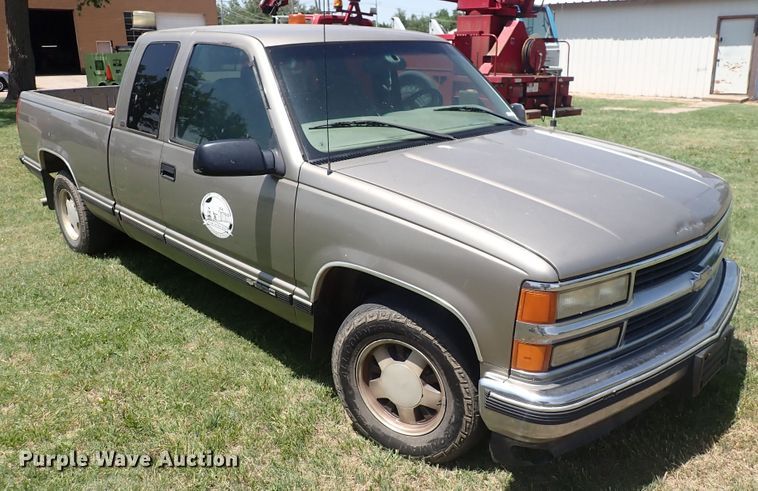 image for item HR9929 1998 Chevrolet 1500  Ext. Cab pickup truck