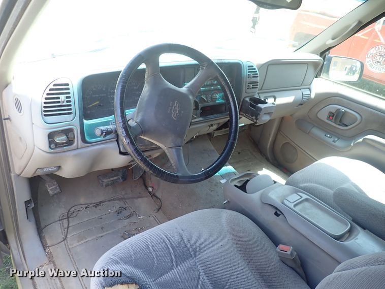 image for item HR9929 1998 Chevrolet 1500  Ext. Cab pickup truck