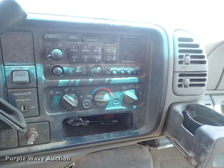 image for item HR9929 1998 Chevrolet 1500  Ext. Cab pickup truck