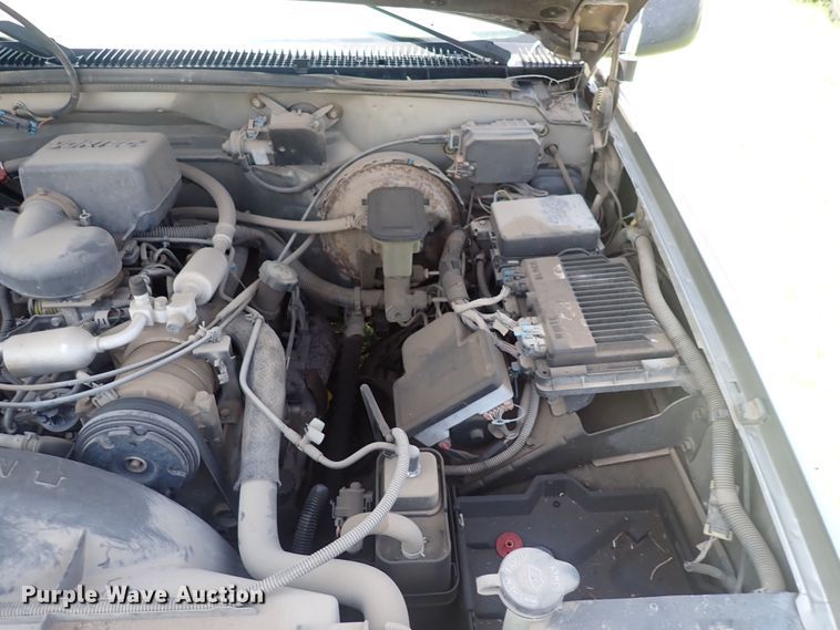 image for item HR9929 1998 Chevrolet 1500  Ext. Cab pickup truck