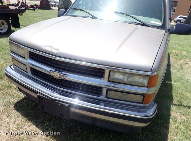 image for item HR9929 1998 Chevrolet 1500  Ext. Cab pickup truck