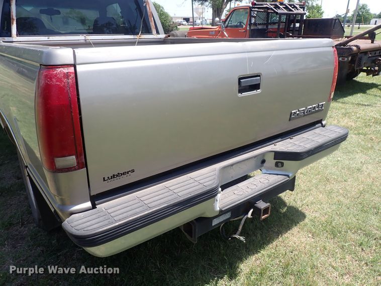 image for item HR9929 1998 Chevrolet 1500  Ext. Cab pickup truck