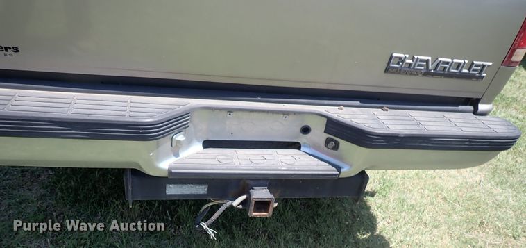 image for item HR9929 1998 Chevrolet 1500  Ext. Cab pickup truck