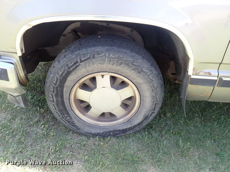 image for item HR9929 1998 Chevrolet 1500  Ext. Cab pickup truck