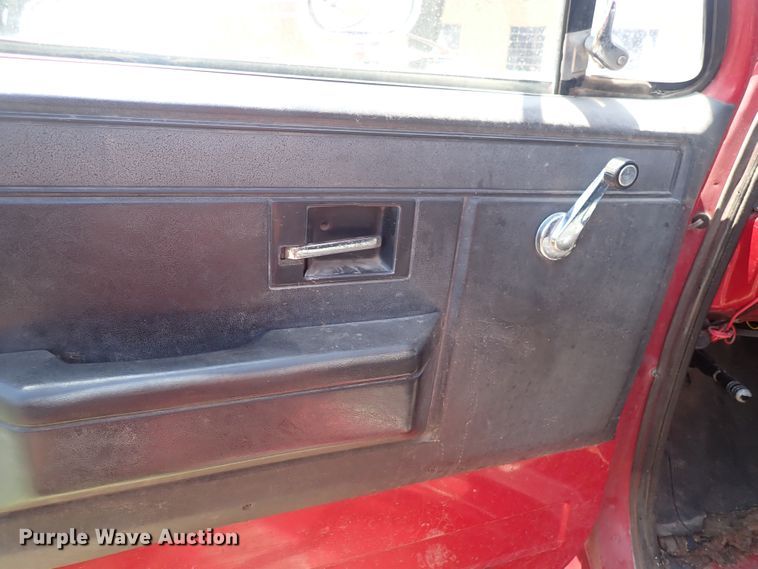 image for item HR9931 1986 Chevrolet 70  digger derrick truck