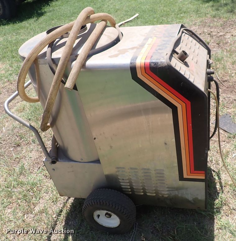 image for item HR9932 Mi-T-M AA 2000  pressure washer