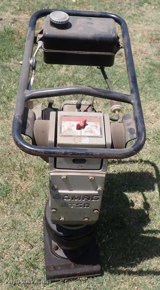 image for item HR9935 Bomag BT58  plate compactor