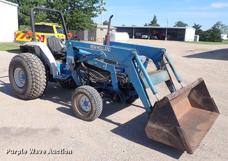 image for item HR9984 New Holland 2120  MFWD tractor