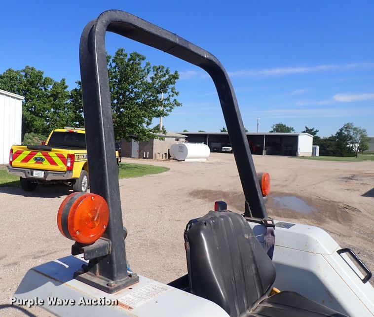 image for item HR9984 New Holland 2120  MFWD tractor