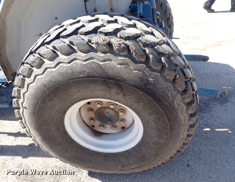 image for item HR9984 New Holland 2120  MFWD tractor