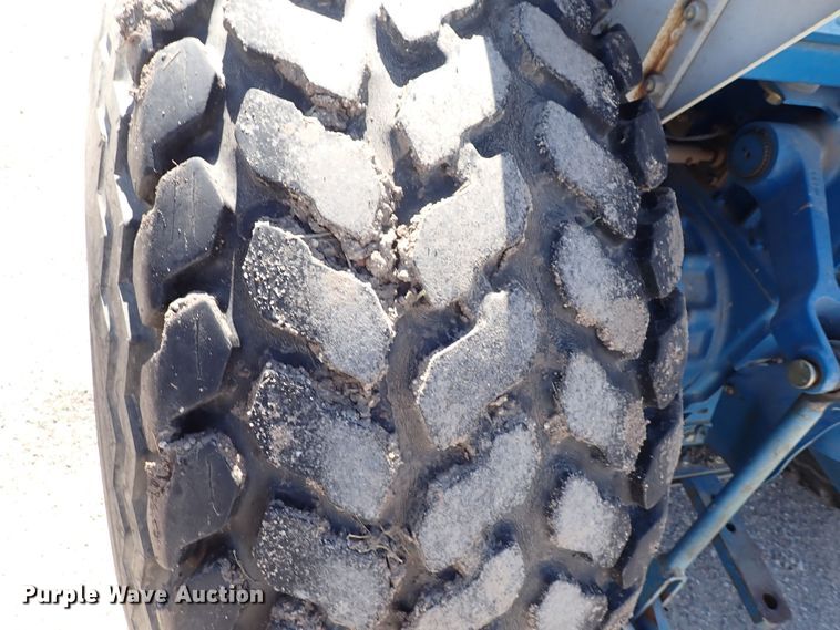 image for item HR9984 New Holland 2120  MFWD tractor