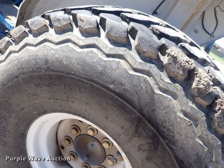 image for item HR9984 New Holland 2120  MFWD tractor