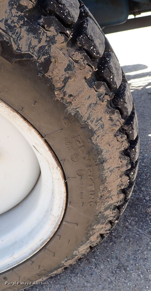 image for item HR9984 New Holland 2120  MFWD tractor