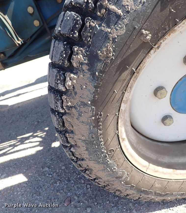 image for item HR9984 New Holland 2120  MFWD tractor