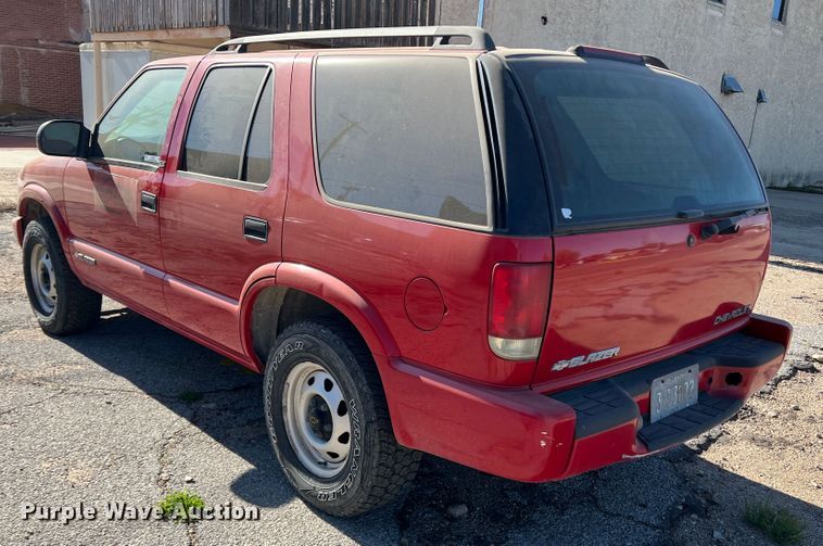 image for item IG9496 2003 Chevrolet Blazer  SUV