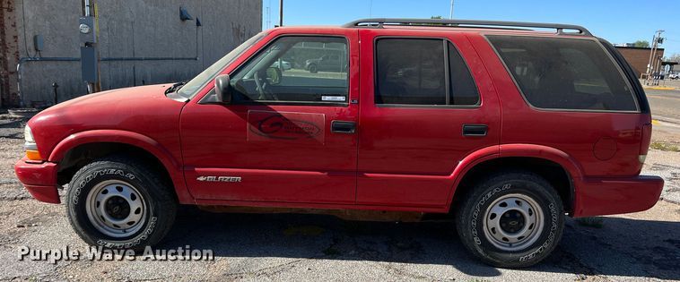image for item IG9496 2003 Chevrolet Blazer  SUV