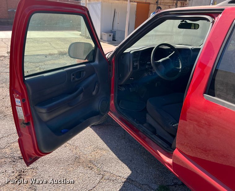 image for item IG9496 2003 Chevrolet Blazer  SUV