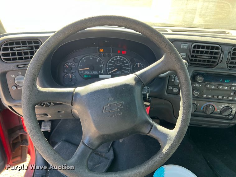 image for item IG9496 2003 Chevrolet Blazer  SUV