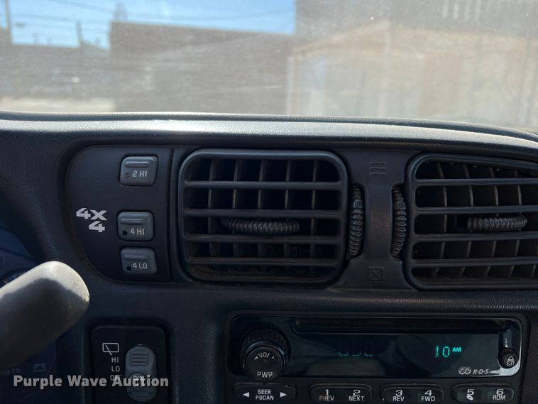 image for item IG9496 2003 Chevrolet Blazer  SUV