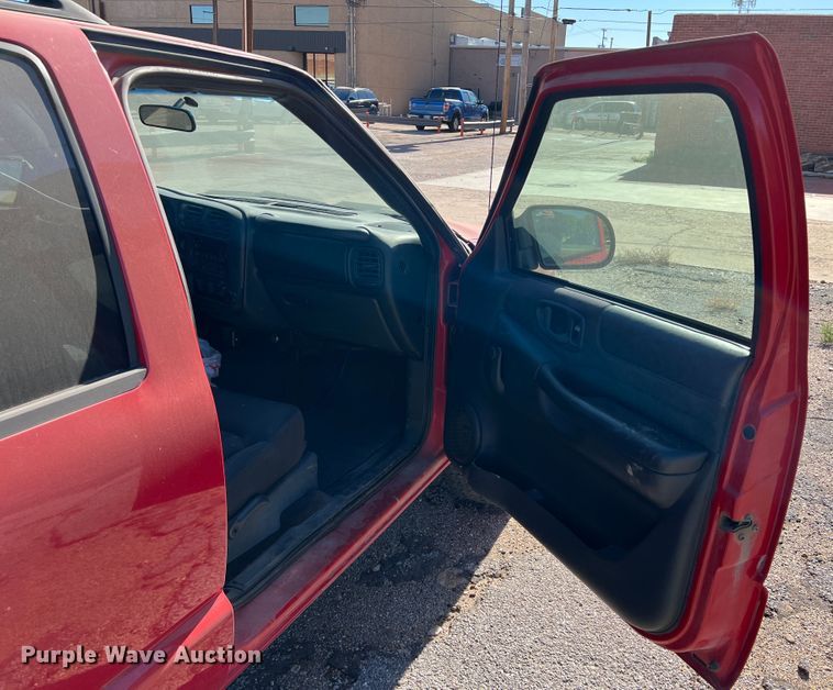 image for item IG9496 2003 Chevrolet Blazer  SUV