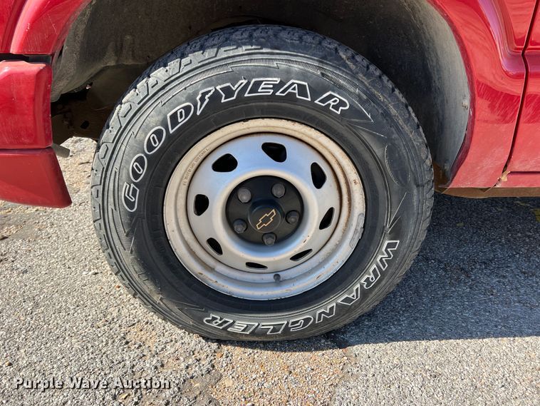 image for item IG9496 2003 Chevrolet Blazer  SUV