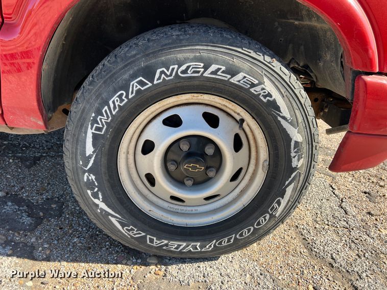 image for item IG9496 2003 Chevrolet Blazer  SUV