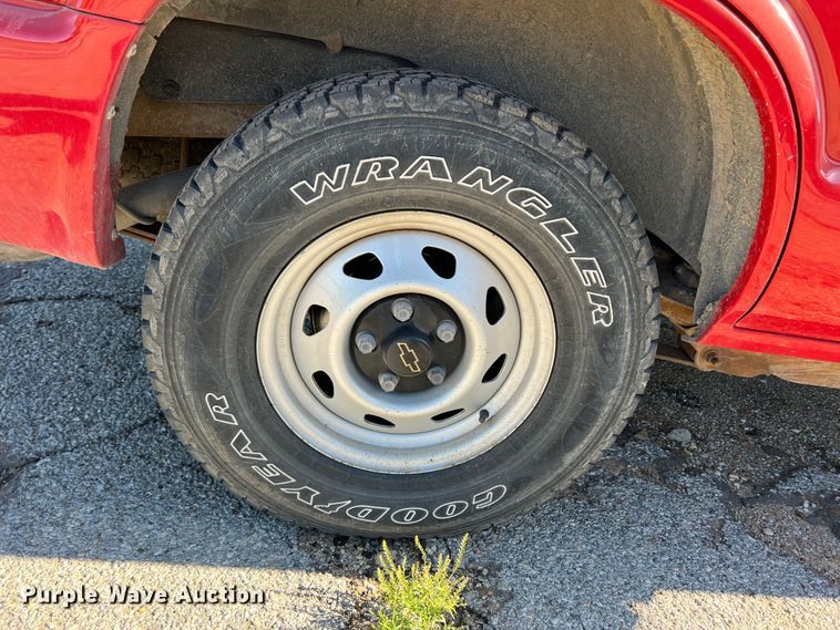 image for item IG9496 2003 Chevrolet Blazer  SUV