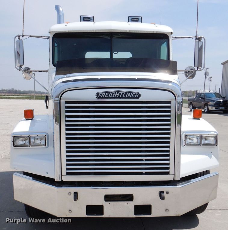 image for item JH9869 1996 Freightliner FLD112  semi truck
