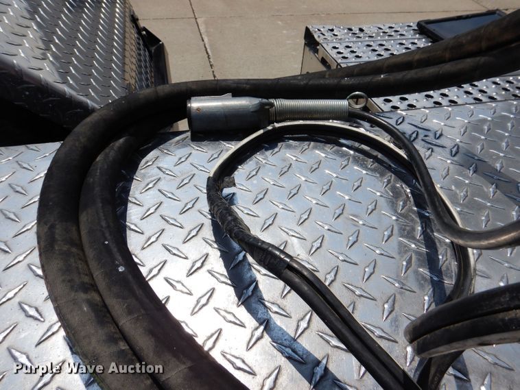 image for item JH9869 1996 Freightliner FLD112  semi truck