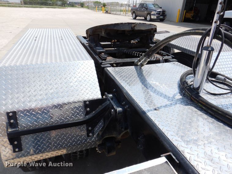 image for item JH9869 1996 Freightliner FLD112  semi truck