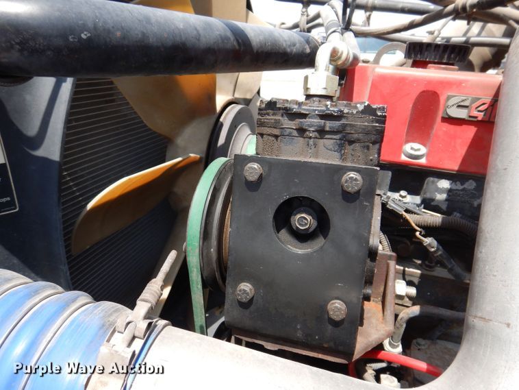 image for item JH9869 1996 Freightliner FLD112  semi truck