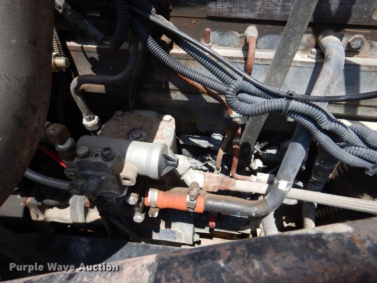 image for item JH9869 1996 Freightliner FLD112  semi truck