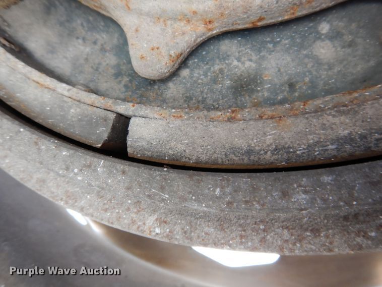 image for item JH9869 1996 Freightliner FLD112  semi truck