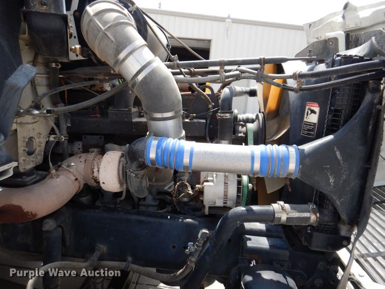 image for item JH9869 1996 Freightliner FLD112  semi truck