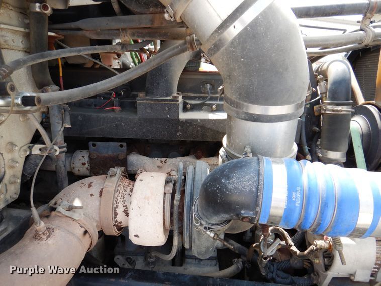 image for item JH9869 1996 Freightliner FLD112  semi truck