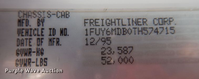 image for item JH9869 1996 Freightliner FLD112  semi truck