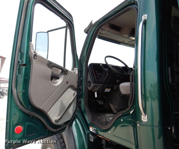 image for item JH9870 2012 Freightliner Business Class M2 112  dump truck