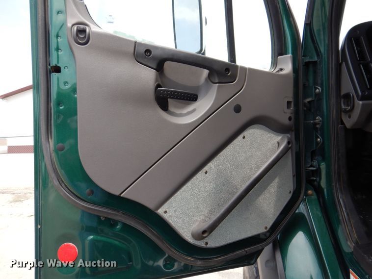 image for item JH9870 2012 Freightliner Business Class M2 112  dump truck