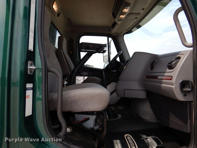 image for item JH9870 2012 Freightliner Business Class M2 112  dump truck