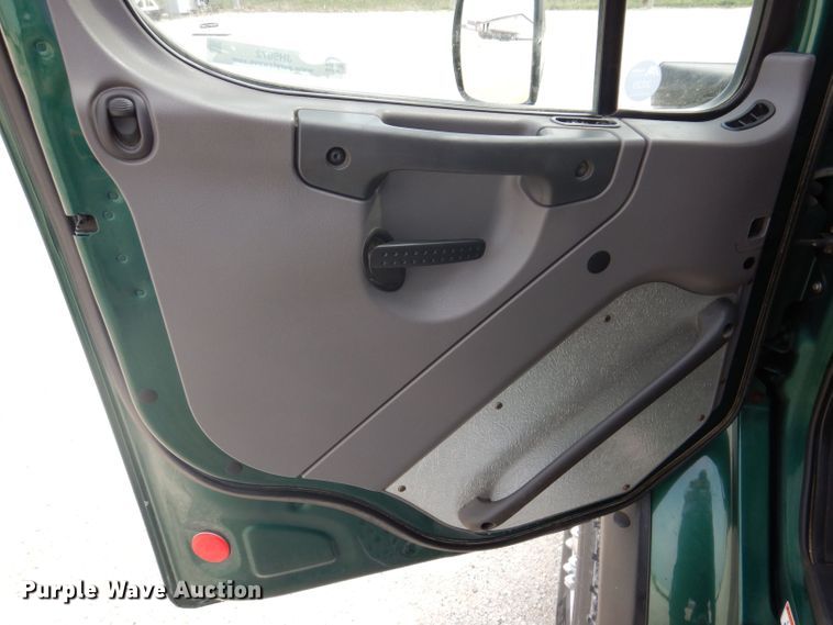 image for item JH9872 2012 Freightliner Business Class M2 112  dump truck