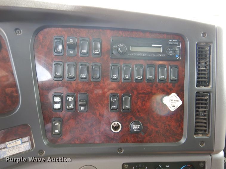 image for item JH9872 2012 Freightliner Business Class M2 112  dump truck