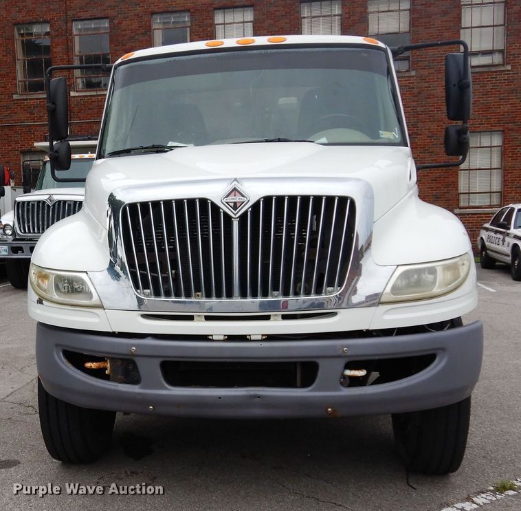 image for item JK9999 2008 International 4400  utility / service truck
