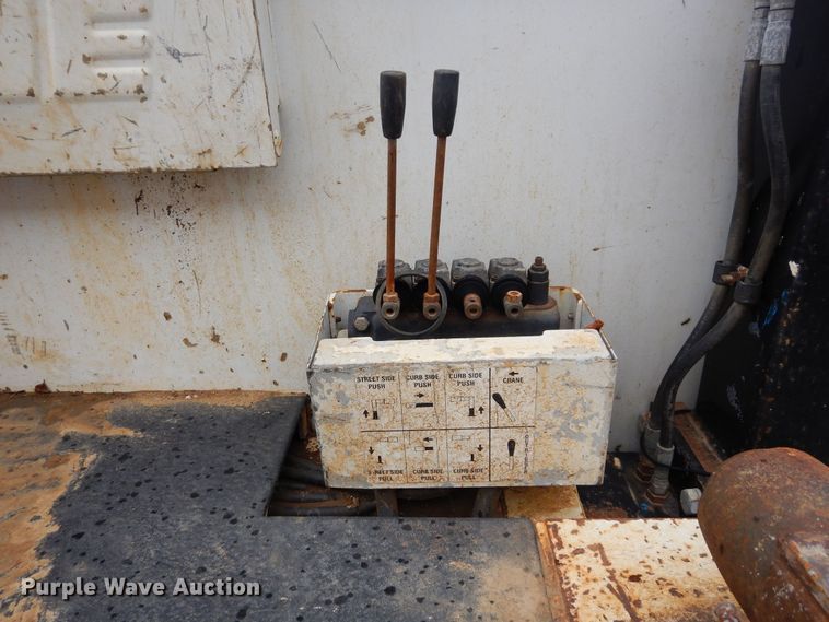 image for item JK9999 2008 International 4400  utility / service truck