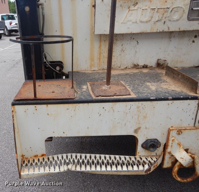 image for item JK9999 2008 International 4400  utility / service truck