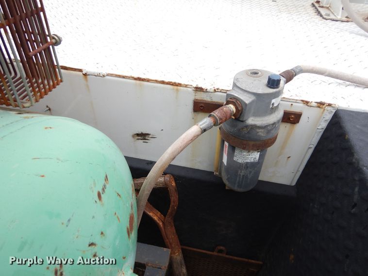 image for item JK9999 2008 International 4400  utility / service truck