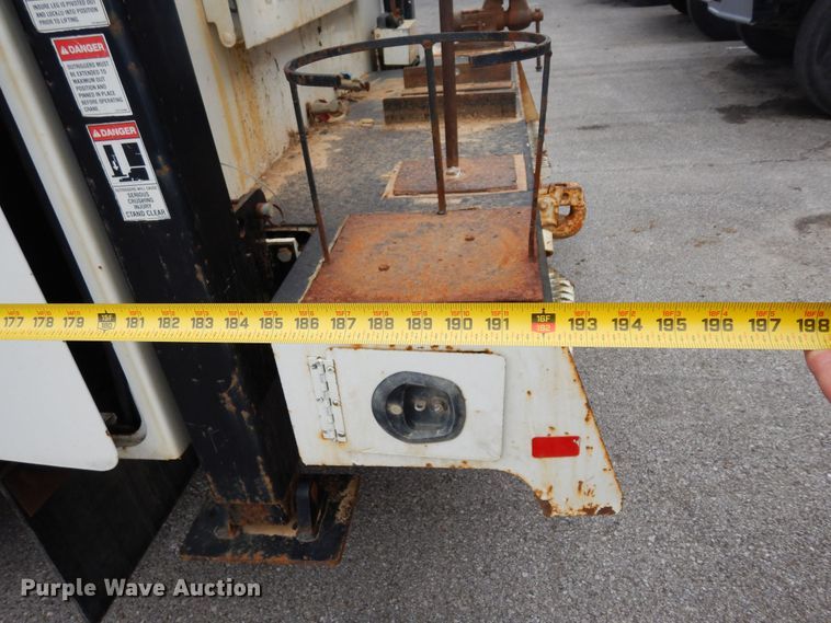 image for item JK9999 2008 International 4400  utility / service truck