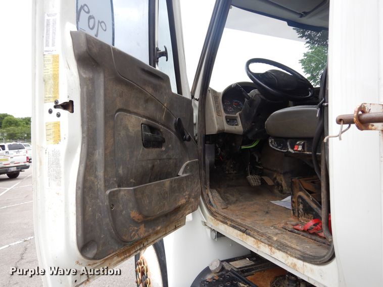 image for item JK9999 2008 International 4400  utility / service truck