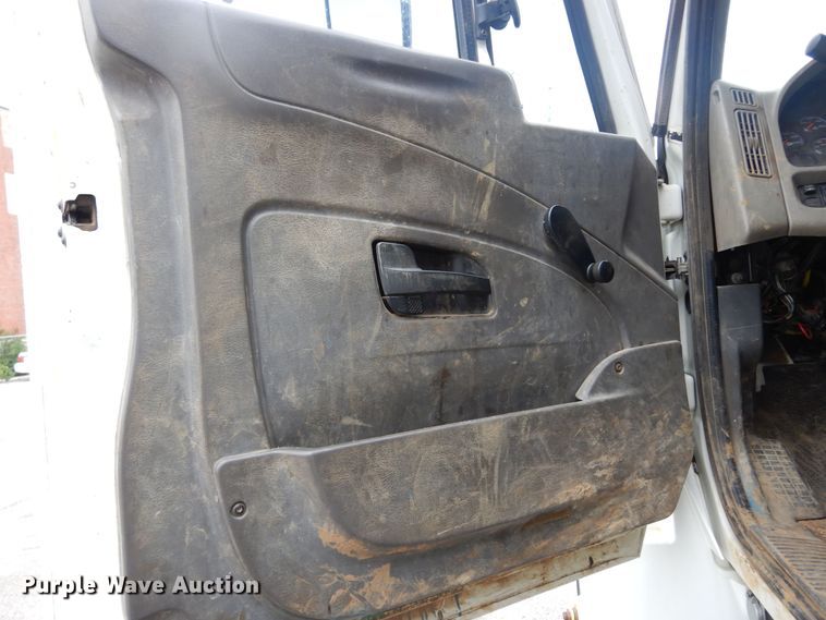 image for item JK9999 2008 International 4400  utility / service truck